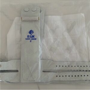 U. S. Glove women’s RKO gymnastics uneven bar grips. Leather double buckle.